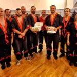 Sifu Jarek zaskoczony tortem przez Sikunga Maday Norbert