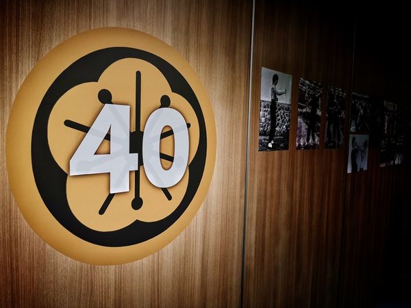 logo wing tsun kung fu z okazji 40 lat dzialalnosci sikunga maday norberta